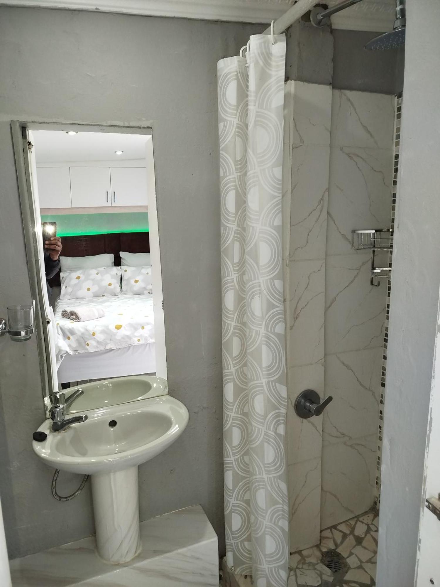 High View Accommodation Іст-Лондон Номер фото